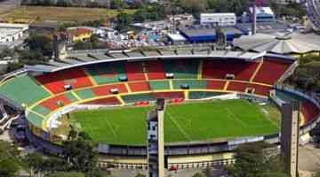 Bola da final da Liga dos Campeões será leiloada para agência da