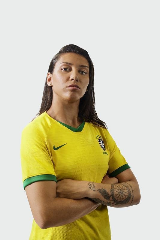 Imagens do uniforme exclusivo da Seleo Brasileira feminina