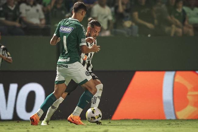 Fotos do jogo entre Gois e Atltico no Estdio da Serrinha, em Goinia, pela quarta rodada do Campeonato Brasileiro