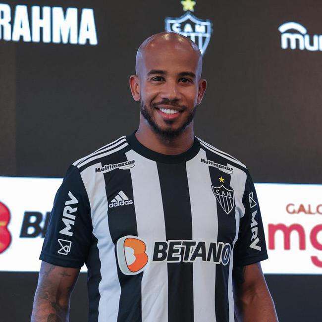 Veja fotos da apresentação de Patrick no Atlético