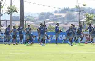 Imprensa s pde acompanhar a primeira parte do treinamento do Cruzeiro na Toca da Raposa II