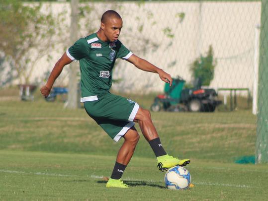 O Operrio anunciou a contratao do lateral-direito Svio, que estava no Coritiba