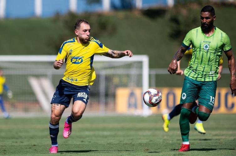 Cruzeiro empatou por 1 a 1 com o Boavista-RJ em jogo-treino realizado neste sbado (22/5), na Toca da Raposa II. Rafael Sobis marcou o gol celeste, enquanto Douglas Pedroso fez para a equipe do Rio de Janeiro.