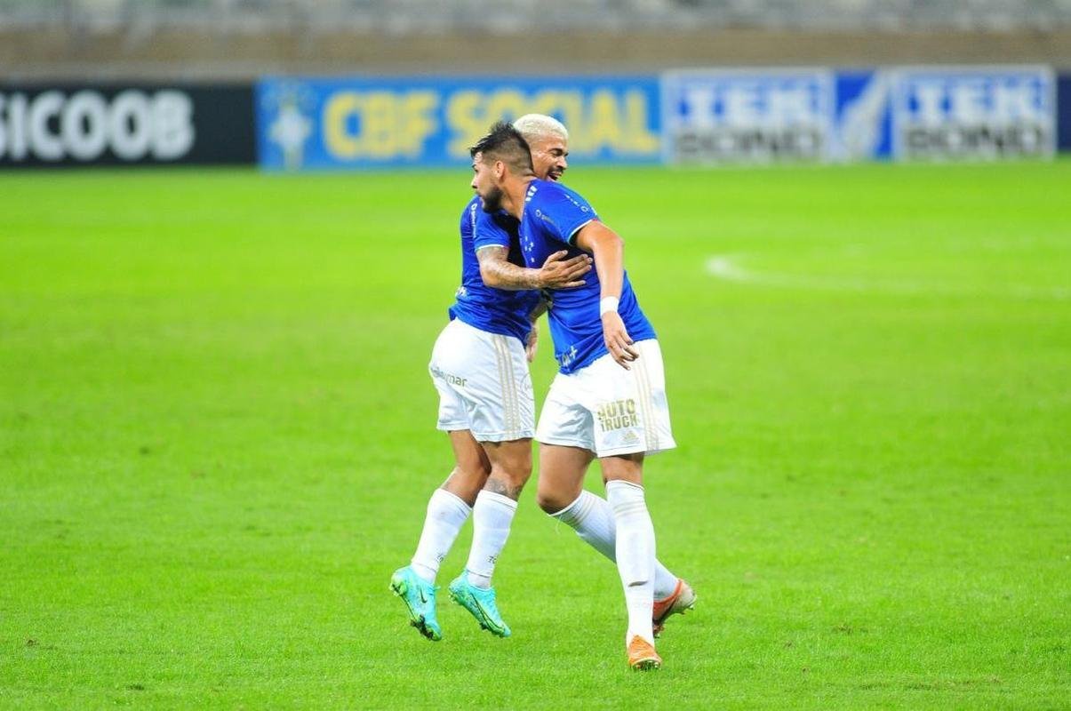 Fotos do jogo entre Cruzeiro e Guarani, no Mineiro, em Belo Horizonte, pela oitava rodada da Srie B do Campeonato Brasileiro de 2021