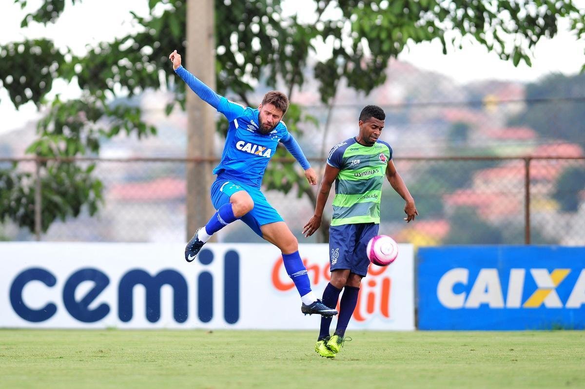 Imagens do jogo-treino entre Cruzeiro e Ipatinga, na Toca da Raposa II, nesta sexta-feira (12/01)