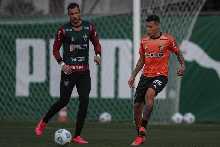 Cuca orientou atividade no CT do Palmeiras, na Barra Funda, em So Paulo 