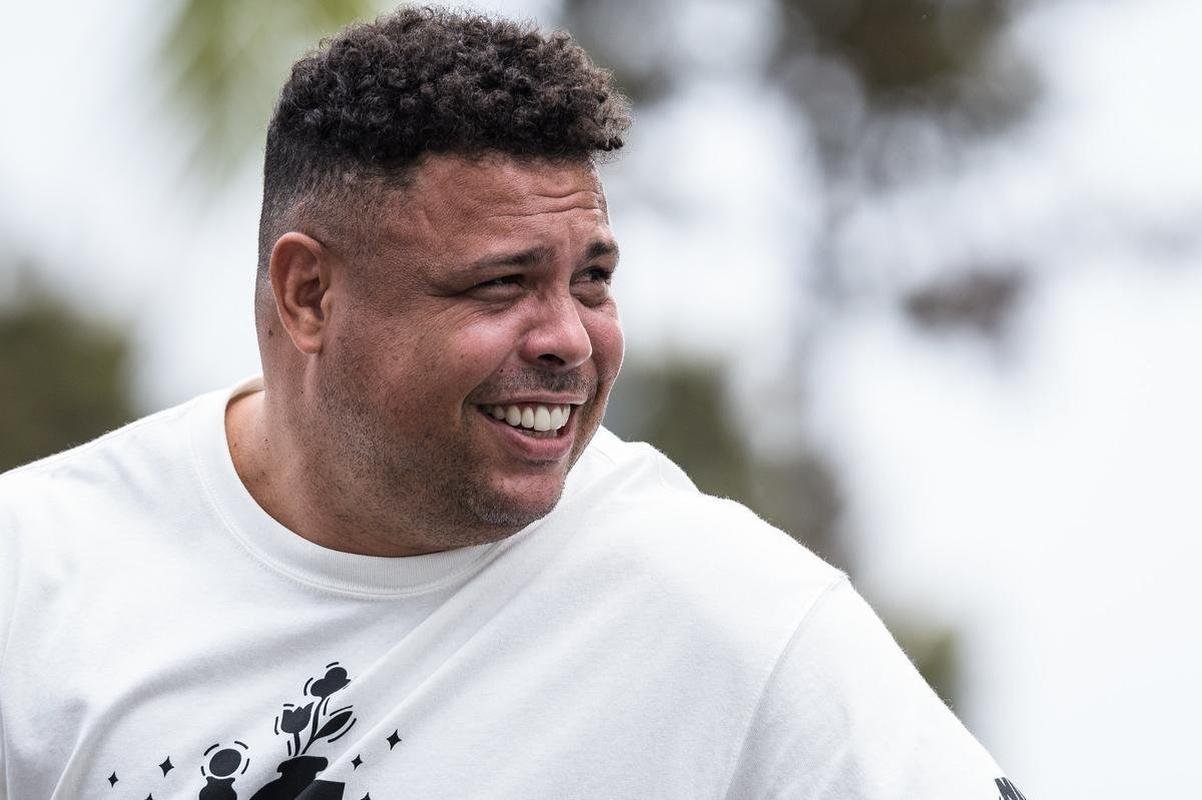 Dono de 90% das aes da Sociedade Annima do Futebol (SAF) do Cruzeiro, Ronaldo visitou Toca da Raposa II na vspera de Cruzeiro x Vasco, pela Srie B