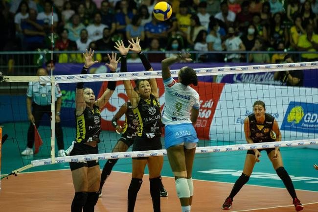 Minas venceu por 3 sets a 1 e saiu na frente do Praia na deciso da Superliga