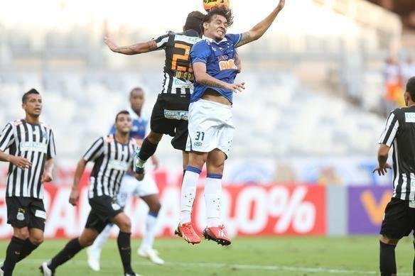 Imagens do jogo entre Cruzeiro e Santos, no Mineiro, pela 13 rodada da Srie A