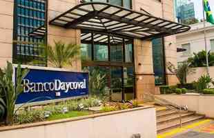 Banco Daycoval - R$ 92,46 milhões, em 2021, para R$ 107,5 milhões, em 2022
