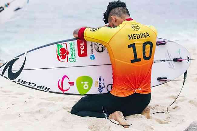 Medina entrou para histria com terceiro ttulo mundial de surfe e manteve domnio brasileiro