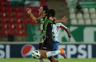 Sheslon comemora o gol do Amrica sobre o Bahia, na Arena do Jacar