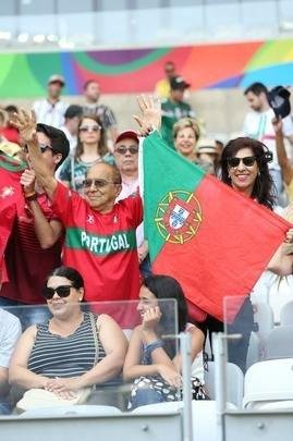 Mineiro ficou colorido nesta quarta-feira com camisas de clubes e selees em duelo da Olimpada