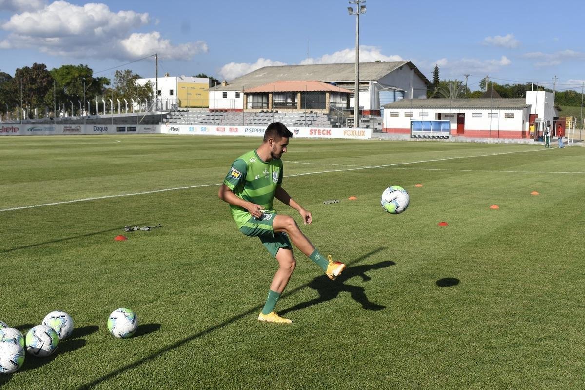 Nesta semana, o Amrica treinou em Campina Grande, na Paraba. As atividades comandadas pelo tcnico Lisca visaram o confronto contra o Treze-PB, pela primeira fase da Copa do Brasil. A partida ser realizada nesta quinta-feira (18), s 16h, no Estdio Presidente Vargas, tambm em Campina Grande.