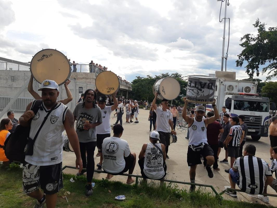 Chegada da torcida do Atltico ao Mineiro para a final da Copa do Brasil, contra o Athletico-PR