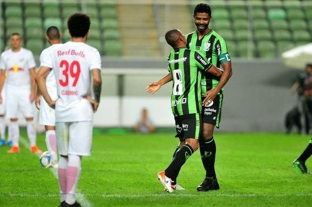 Amrica vence o Bragantino no Independncia e entra no G4 da Srie B