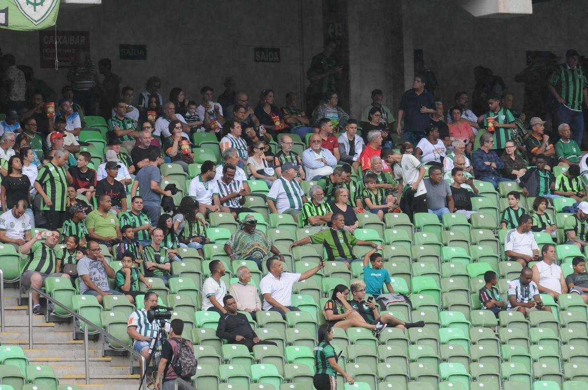 Fotos da vitria do Amrica sobre o Tombense, por 2 a 1, no Independncia, pela stima rodada do Campeonato Mineiro. Triunfo coloca Coelho na liderana do Estadual