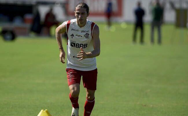 Filipe Luis está próximo de voltar. Hoje, o titular é Ayrton Lucas