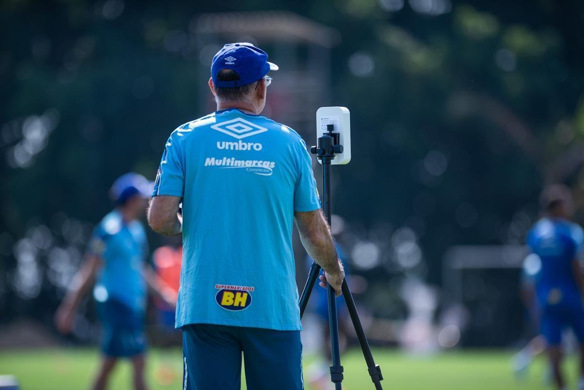 Fotos do treino do Cruzeiro desta sexta-feira, na Toca da Raposa II. Rogrio Ceni monta equipe para jogo deste sbado, s 19h, no Allianz Parque, contra o Palmeiras, pelo Campeonato Brasileiro.