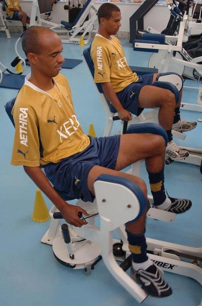 Fotos da inaugurao do Centro Avanado de Reabilitao Esportiva (CARE) da Toca da Raposa II, em 2007