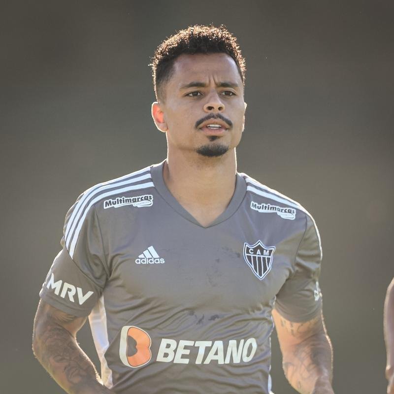 Nesta tera-feira (26), Cuca foi apresentado como treinador do Atltico - pela terceira vez na carreira. Primeiro, foi saudado pelo diretor de futebol Rodrigo Caetano e concedeu entrevista coletiva na sala de imprensa da Cidade do Galo. Depois, comandou o primeiro treino com o elenco no CT, j pensando no confronto contra o Internacional, pelo Campeonato Brasileiro.