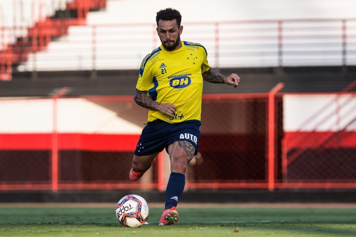 Com atividade no estdio Antnio Accioly, do Atltico-GO, o Cruzeiro encerrou a preparao para enfrentar o Gois, pela 22 rodada da Srie B. A partida est marcada para 21h30 desta tera-feira, na Serrinha, em Goinia.