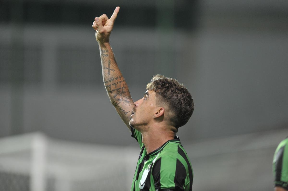 Fotos da partida entre Amrica e URT, no Independncia, pela sexta rodada do Campeonato Mineiro