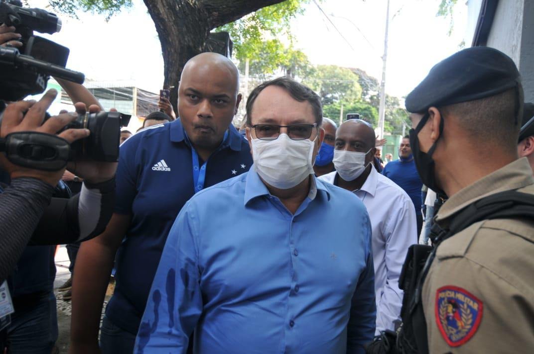 Alexandre Guzanshe/EM/DA Press