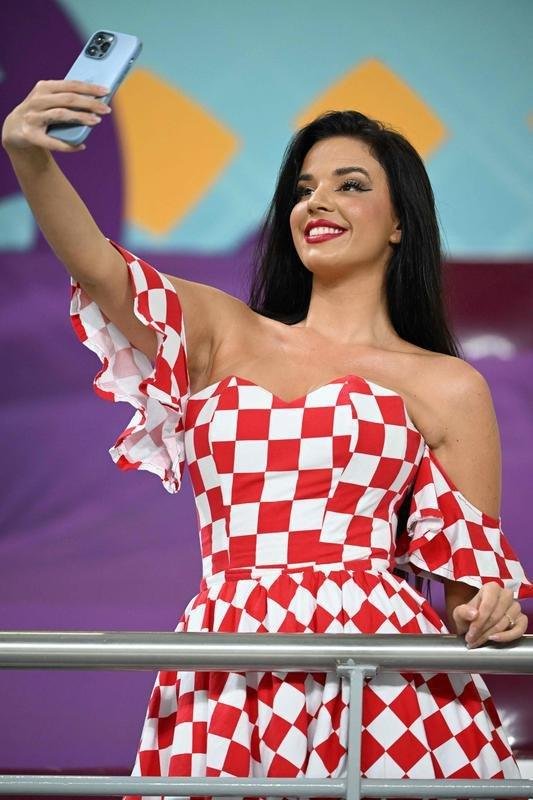 Fotos da modelo croata Ivana Knoll, ex-miss do pas, que viralizou durante a Copa do Mundo de 2022, no Catar