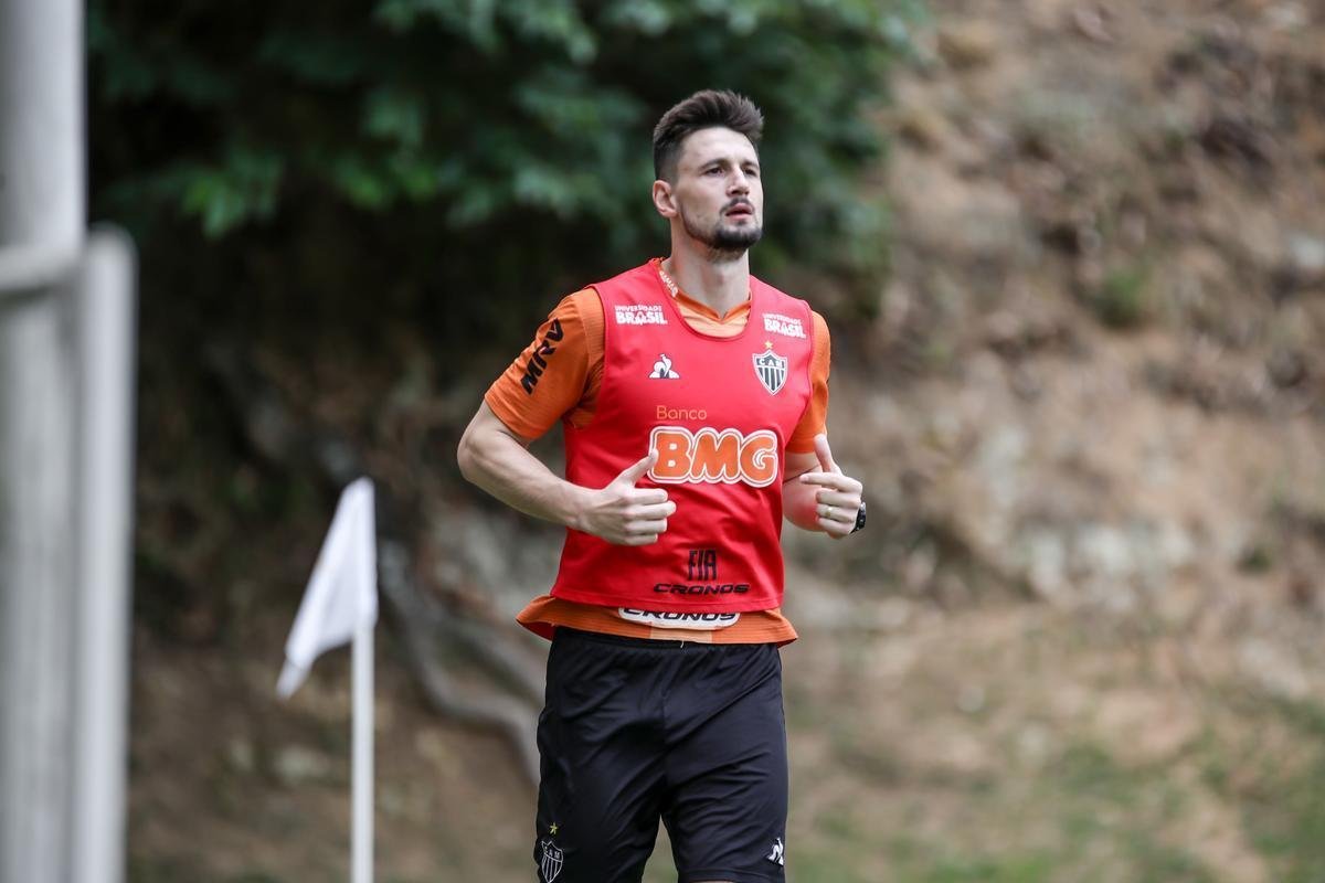 Com Sette Cmara em campo, Atltico se prepara para jogo contra o So Paulo