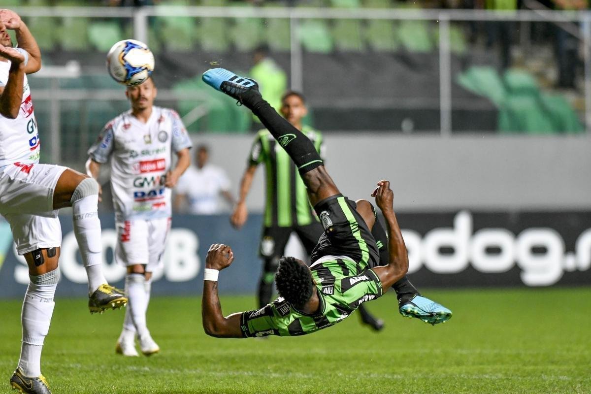 Fotos do jogo entre Amrica x Operrio