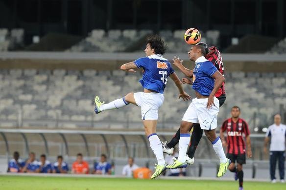 Cruzeiro venceu o Atltico-PR por 1 a 0