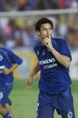 Fred em ação pelo Cruzeiro entre 2004 e 2005