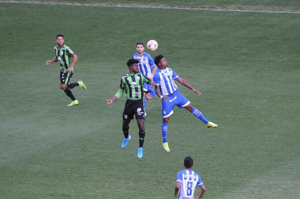 Fotos do jogo entre Amrica e CSA-AL, no Independncia, em Belo Horizonte, pela Srie B do Campeonato Brasileiro