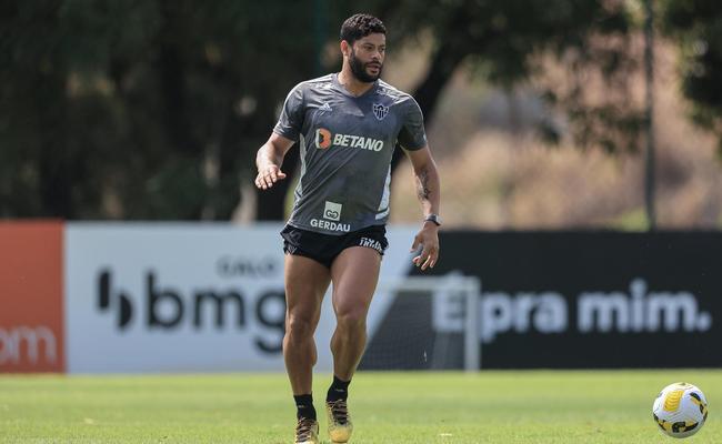 Hulk segue sob os cuidados da fisioterapia do Atltico
