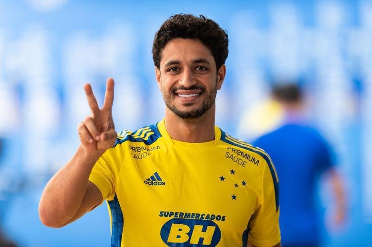 Leo - O Cruzeiro não tem percentual de direito econômico do zagueiro.