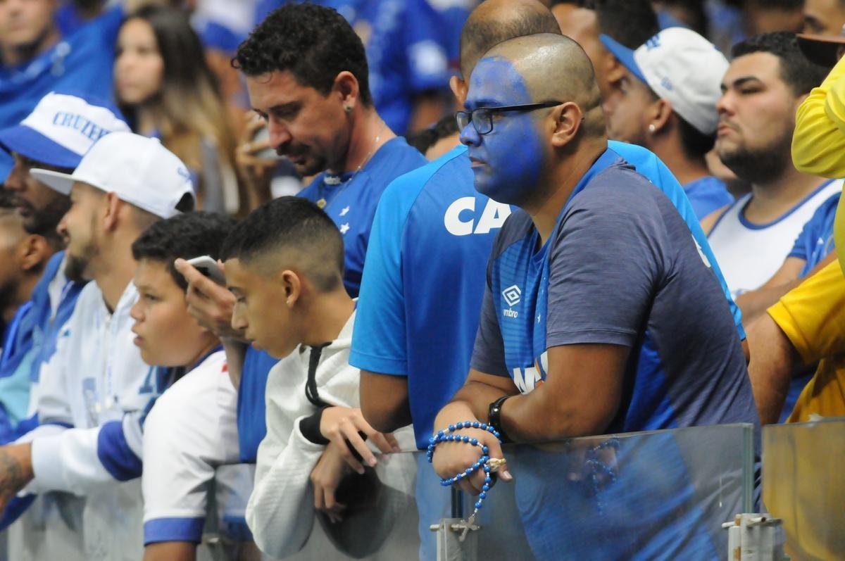 Fotos da torcida cruzeirense, no Mineiro, na partida contra o Inter, pela semifinal da Copa do Brasil