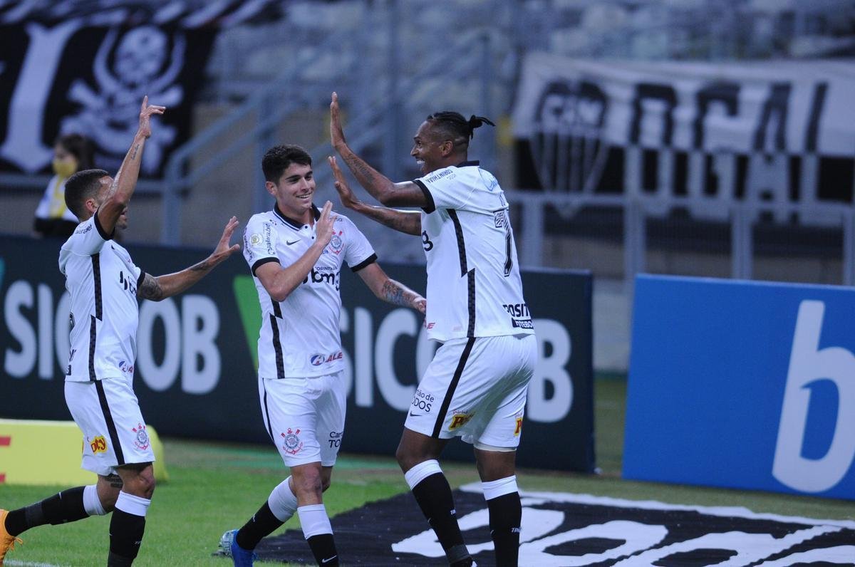 Fotos do jogo entre Atltico e Corinthians, no Mineiro, em Belo Horizonte, pela segunda rodada do Campeonato Brasileiro (Alexandre Guzanshe/EM/D. A Press)