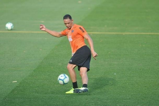 Veja fotos do treino na Cidade do Galo 