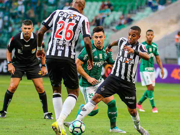 Relembre pênaltis clássicos que fizeram a história do futebol, topper