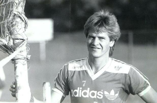 Imagens do Cruzeiro com a camisa da Adidas (Arquivo/Estado de Minas)