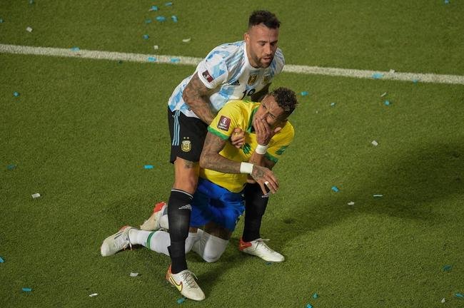 Sem Neymar, Brasil encarou a Argentina em clssco agitado pelas Eliminatrias