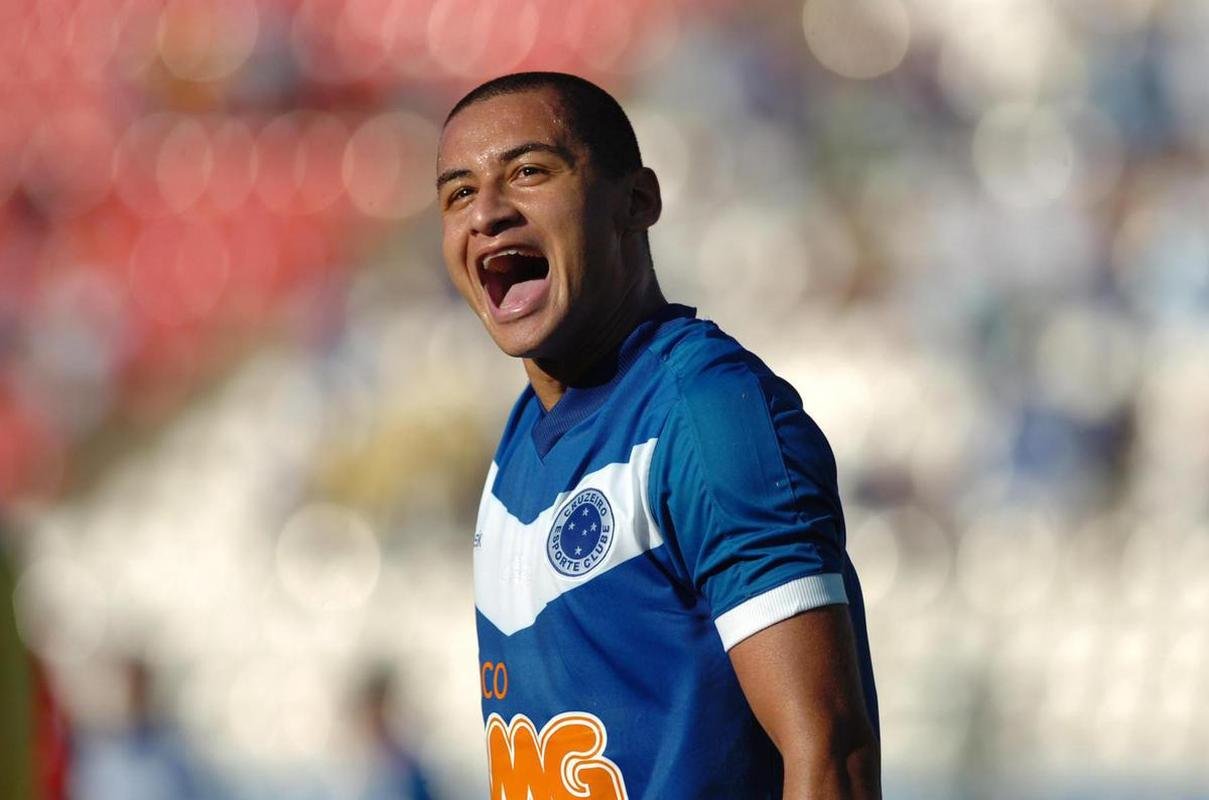 2 - Wellington Paulista (75 gols)