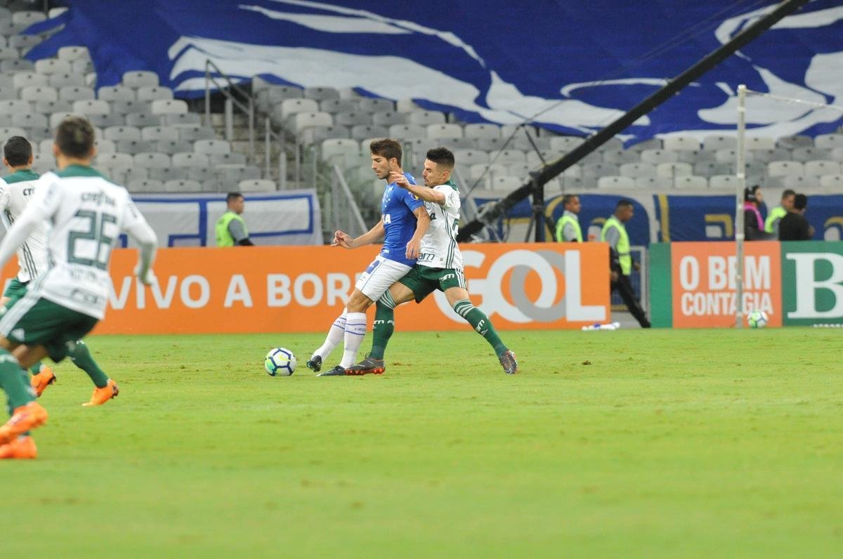 Cruzeiro e Palmeiras mediram foras, no Mineiro, pela oitava rodada do Campeonato Brasileiro