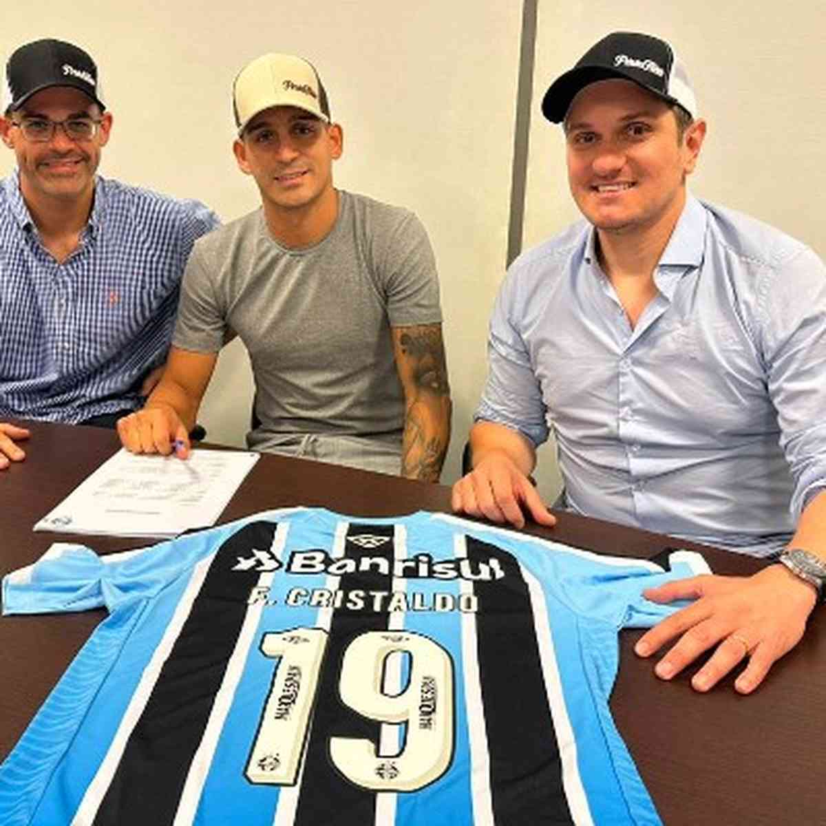 Cristaldo Destaque Como Melhor Jogador do Grêmio na Temporada