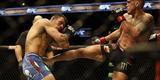 Fotos da vitria de Rafael dos Anjos, que valeu o cinturo dos leves do UFC