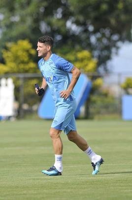 Mano Menezes montou Cruzeiro que deve encarar o Villa Nova no sbado e promoveu trs mudanas em relao ao ltimo jogo: Murilo entrou na vaga de Leo, Egdio no lugar de Marcelo Hermes e Robinho deu lugar a Ariel Cabral