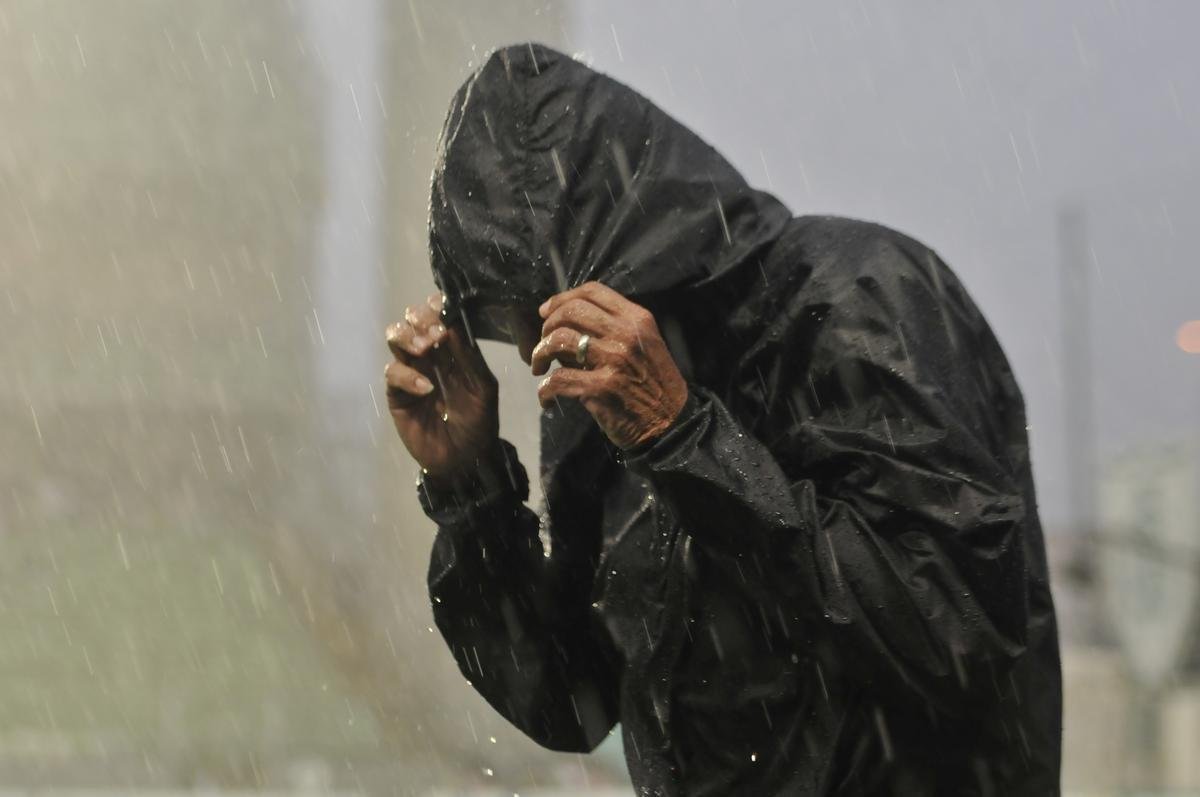 Forte chuva atrasou comeo de Amrica x Cruzeiro, no Horto