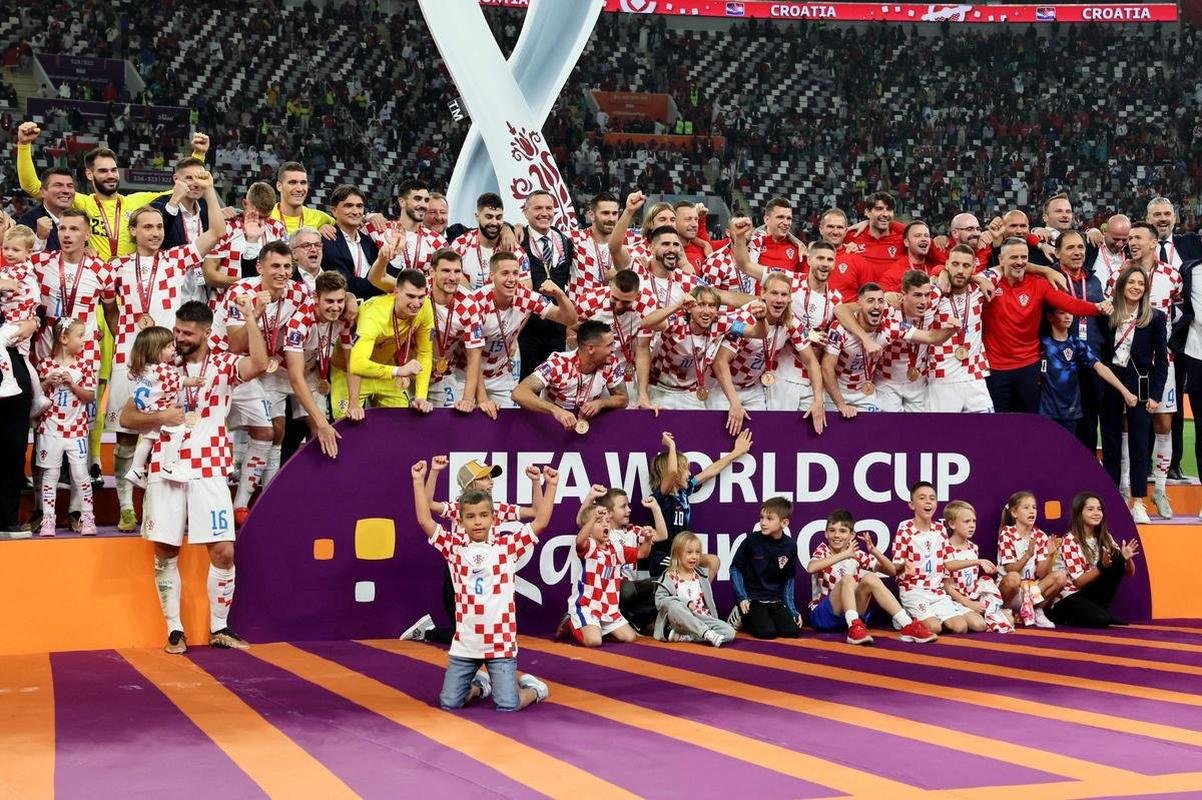Festa e premiao dos jogadores da Crocia pela conquista do terceiro lugar na Copa do Mundo de 2022, no Catar. Time croata venceu o Marrocos por 2 a 1 neste sbado (17), no Estdio Internacional Khalifa, em Doha