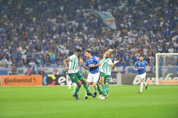 Imagens do jogo entre Cruzeiro e Palmeiras, pelas quartas de final da Copa do Brasil, no Mineiro